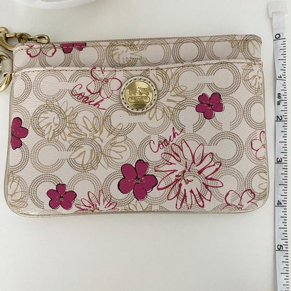 Coach Waverly Floral Cream Zippered Wristlet - Picture 6 of 7